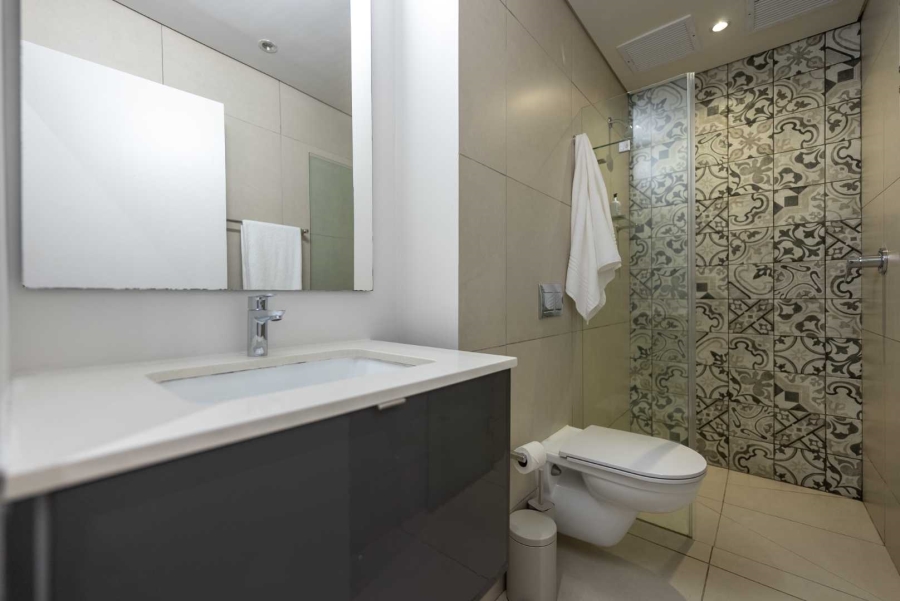 2 Bedroom Property for Sale in Green Point Western Cape